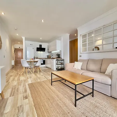 Casa Elsa With Free Parking شقة *